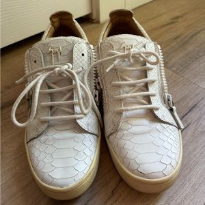 Giuseppe Zanotti White embossed sneakers 39
